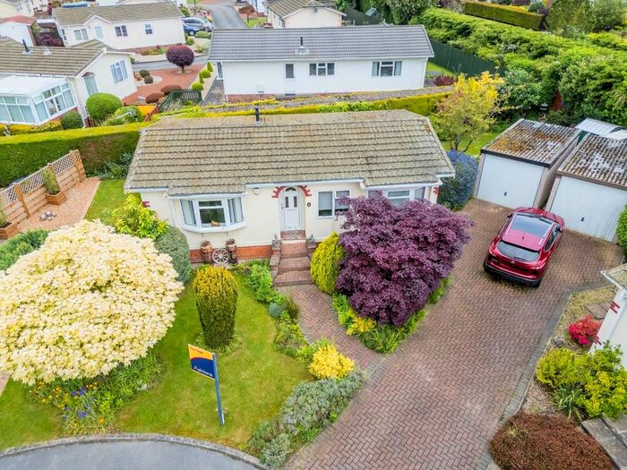 2 Bedroom Detached Bungalow For Sale In Pleasant Avenue, Acaster Malbis, York, YO23