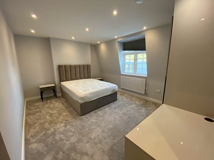 2 Bedroom Flat To Rent In Bedroom Flat – New North Road, Shoreditch, N1