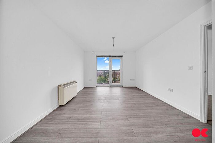 2 Bedroom Flat To Rent In Eastern Avenue, Gants Hill, IG2