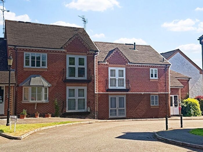 2 Bedroom Flat For Sale In Long Street, Wigston, LE18