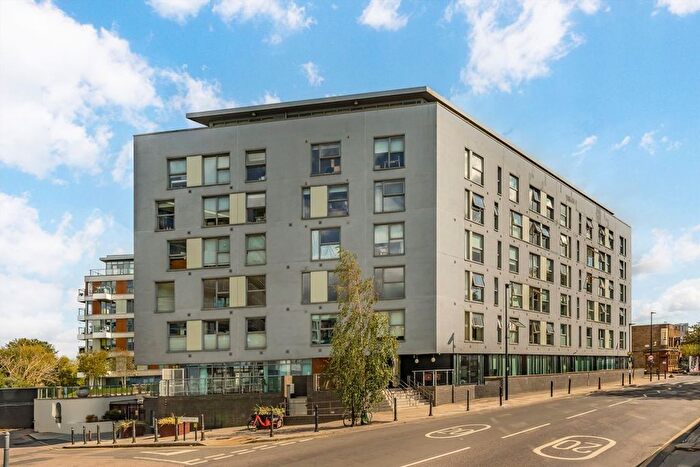2 Bedroom Flat For Sale In Wick Lane, Bow, E3