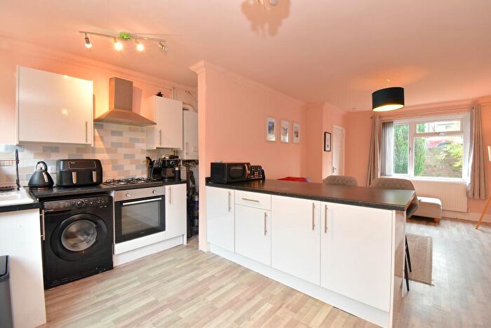 2 Bedroom House For Sale In The Crescent, Caerphilly, CF83