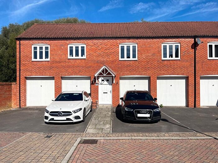 2 Bedroom Detached House For Sale In Godney Close, Glastonbury, BA6