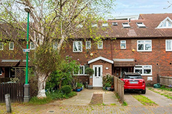 4 Bedroom Terraced House For Sale In Greenham Close, Waterloo, London, SE1