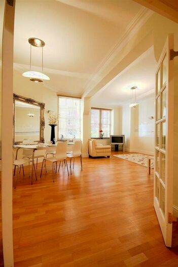 3 Bedroom Flat To Rent In Maida Vale, London, W9