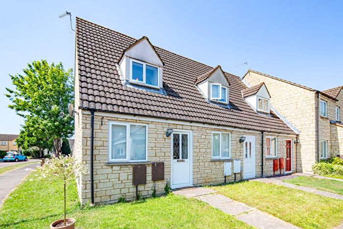 1 Bedroom End Of Terrace House For Sale In Avocet Way, Bicester, OX26