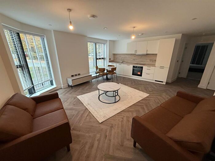 3 Bedroom Apartment To Rent In Weavers House, Castleward Boulevard, Derby, DE1