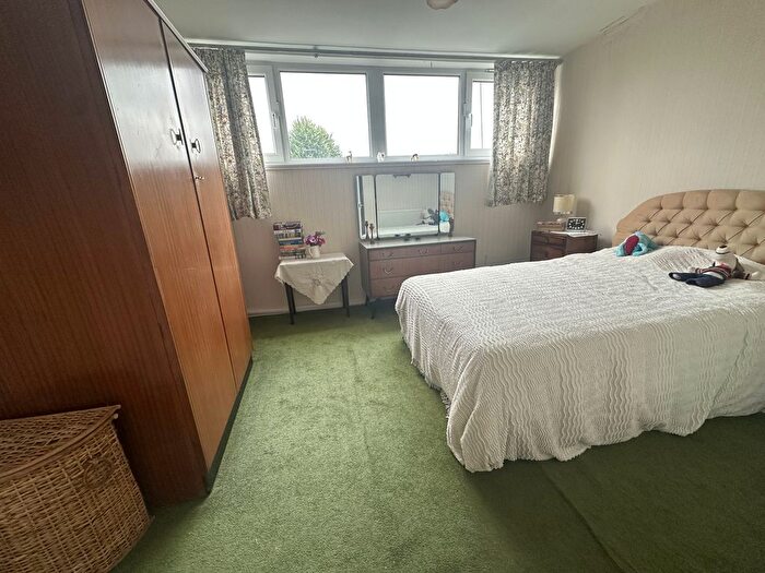 2 Bedroom Terraced House For Sale In Ramilles Close, London, SW2