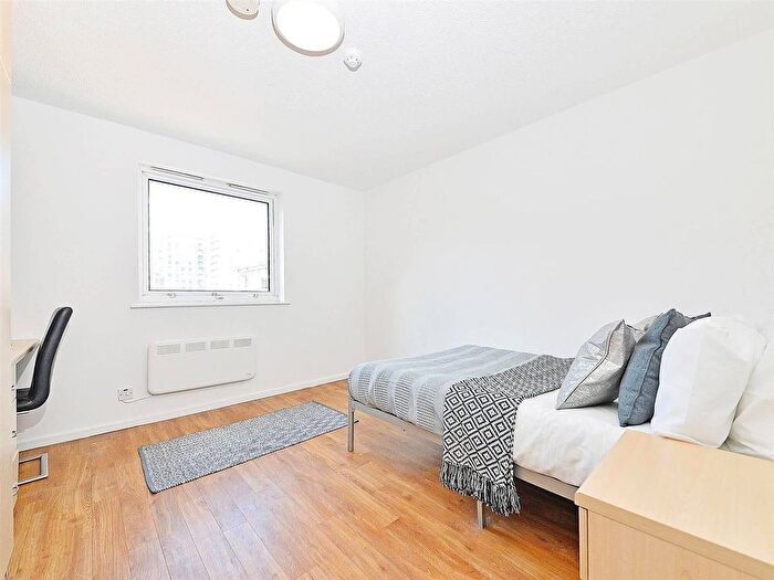 1 Bedroom Flat To Rent In Dantzic Street, Manchester, M4