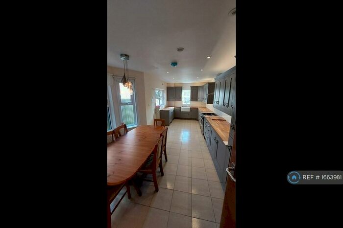 5 Bedroom Terraced House To Rent In London Road, Luton, LU1