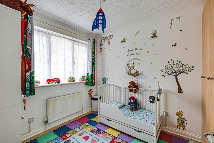 3 Bedroom Terraced House For Sale In Lomond Gardens, South Croydon, CR2