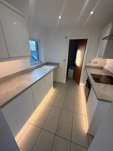 3 Bedroom Flat To Rent In Seabourne Road, Bournemouth, BH5