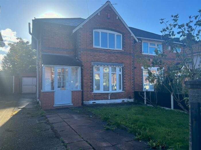 3 Bedroom Semi-Detached House To Rent In Alexandra Road, Walsall, WS1