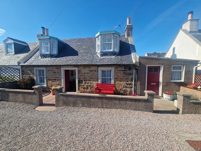 3 Bedroom Semi-Detached House For Sale In Findhorn, IV36