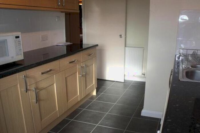 2 Bedroom Flat To Rent In The Pines, Purley, CR8