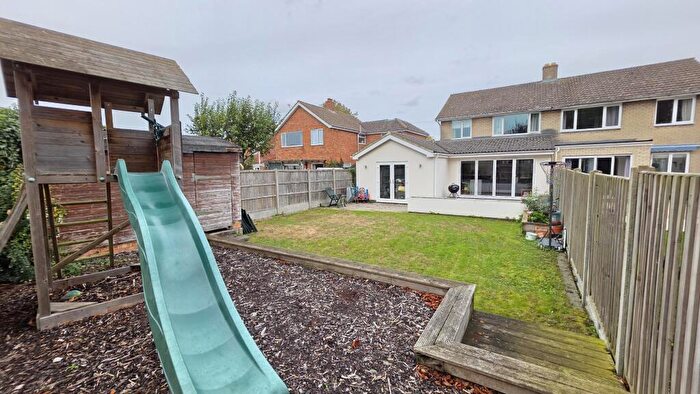 3 Bedroom Semi-Detached House For Sale In St Giles Avenue, Sleaford, NG34