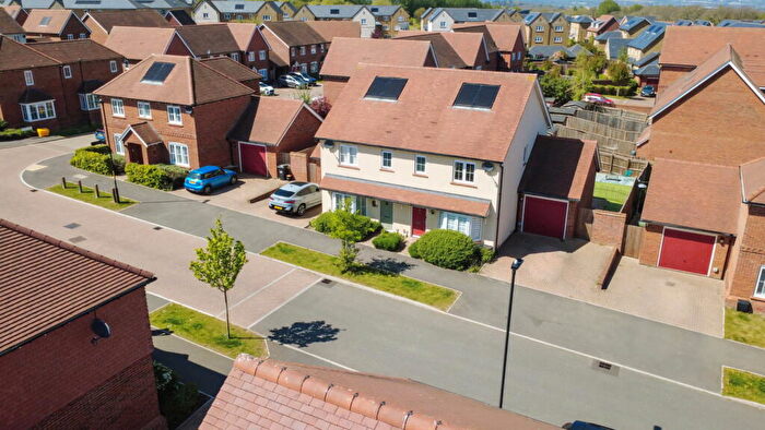 3 Bedroom Semi Detached House For Sale In Pearwood Road, Maidstone, Kent, ME16