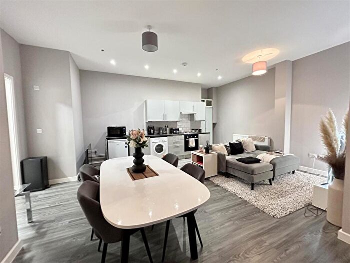 1 Bedroom Flat To Rent In Flat, Adams Yard, Hertford, SG14