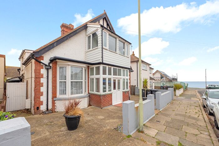 2 Bedroom Flat For Sale In Selsea Avenue, Herne Bay, Kent, CT6