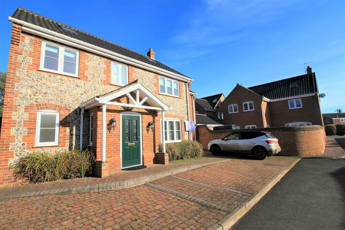 5 Bedroom Detached House To Rent In Mill Field Court, Norwich, NR12