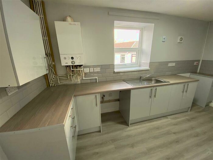 1 Bedroom Flat To Rent In Pembroke Street, Aberdare, CF44