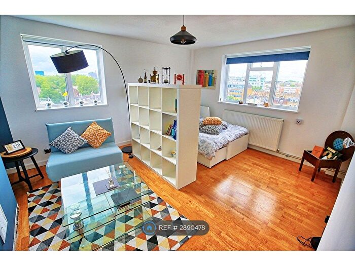 Studio To Rent In Faversham House, London, NW1
