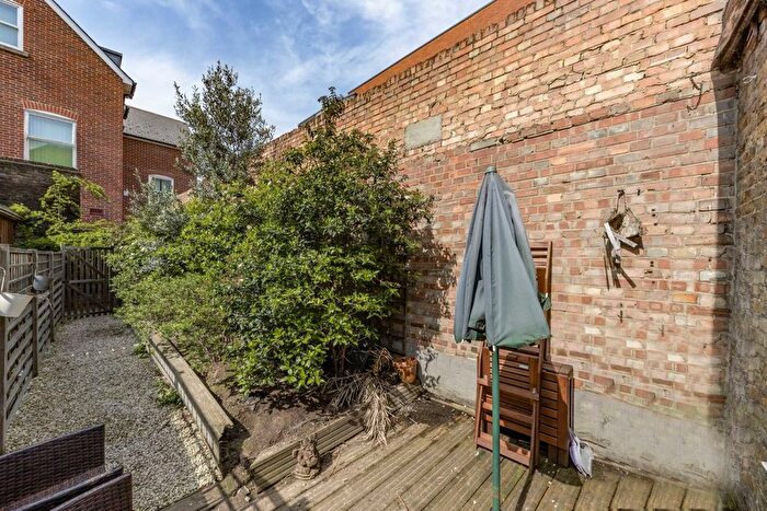 1 Bedroom Flat For Sale In King Street, Twickenham, TW1