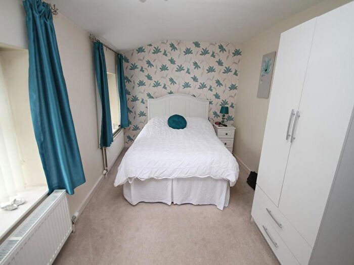 2 Bedroom End Of Terrace House For Sale In Ashwell Road, Heaton, Bradford, BD9