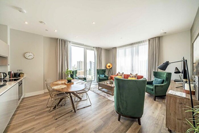 3 Bedroom Flat For Sale In Bridges Court Road, Battersea, SW11