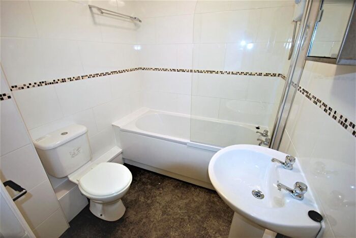 6 Bedroom Flat To Rent In Station House, Old Warwick Road, Leamington Spa, CV31