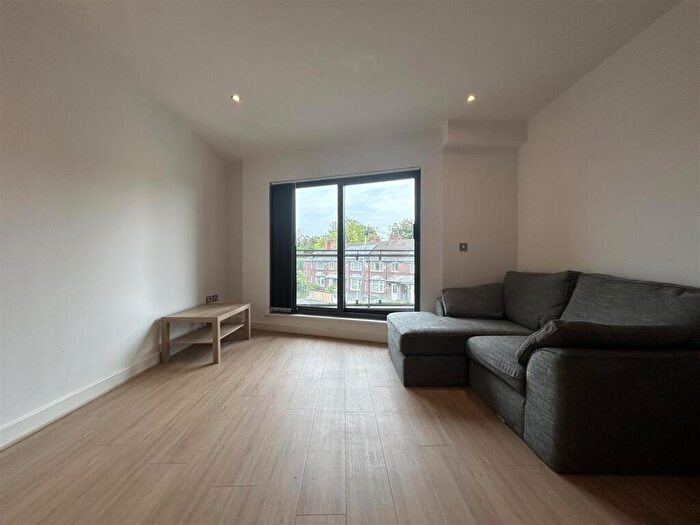 2 Bedroom Apartment To Rent In Southpoint Burnage, M19