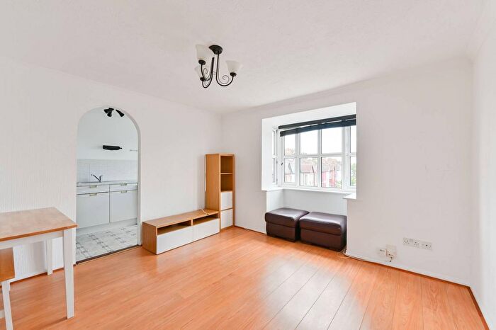 1 Bedroom Flat To Rent In Summerhill Way, Mitcham, CR4