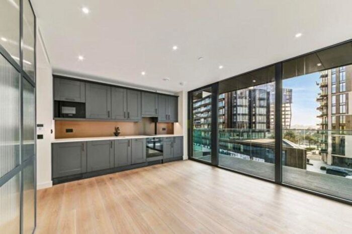 Studio To Rent In Emery Way, London, E1W