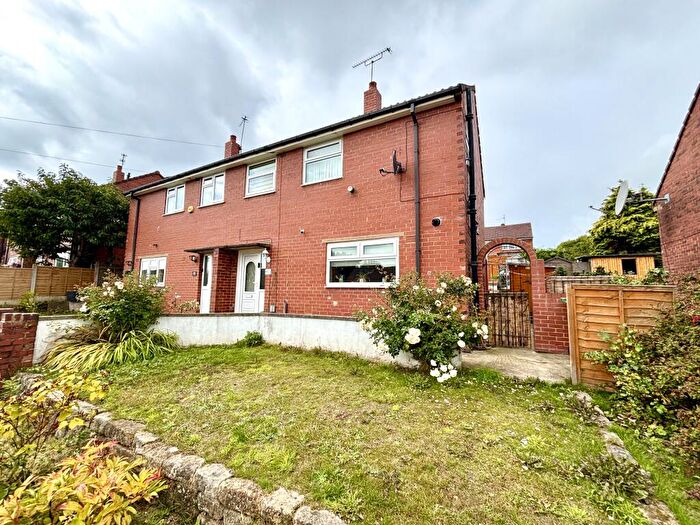 3 Bedroom Semi-Detached House For Sale In King George Road, Horsforth, LS18