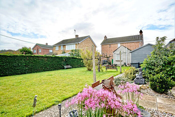 2 Bedroom Detached House For Sale In Mill Hill Road, Eaton Ford, St Neots, PE19