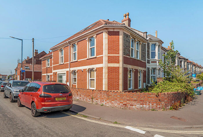 1 Bedroom Apartment For Sale In Downend Road, Horfield, Bristol, BS7