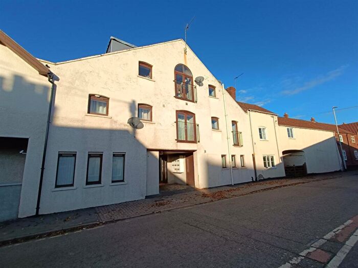 1 Bedroom Flat To Rent In Flat, Oxford Street, LN8