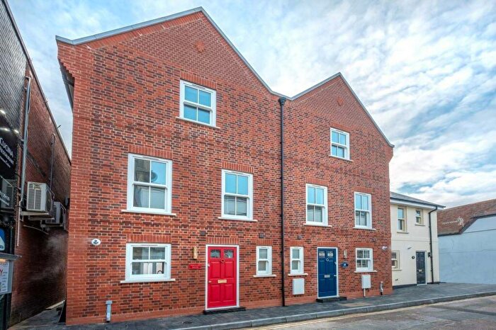 4 Bedroom Town House To Rent In High Street, Yarmouth, PO41
