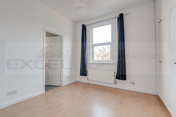 2 Bedroom Apartment To Rent In Salusbury Road, Queens Park, London, NW6
