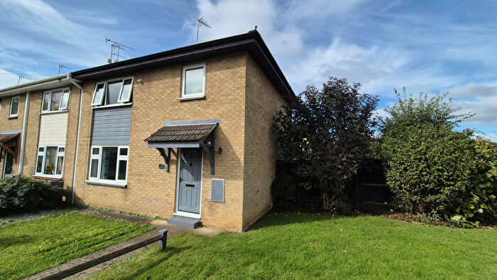 3 Bedroom End Of Terrace House For Sale In Meldrum Court, Temple Herdewyke, CV47