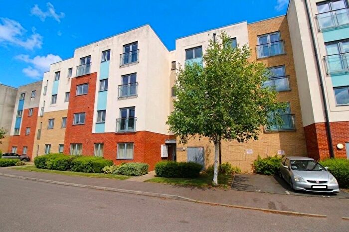 2 Bedroom Apartment For Sale In Admiral Drive, Stevenage, SG1