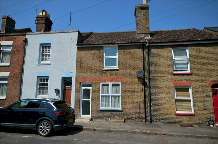 3 Bedroom House To Rent In Park Road, Faversham, Kent, ME13
