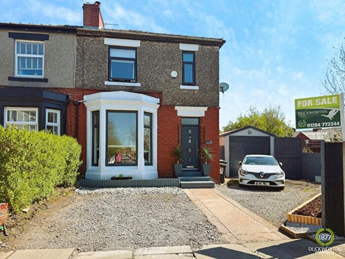 3 Bedroom Semi Detached House For Sale In Beech Avenue, Darwen, BB3