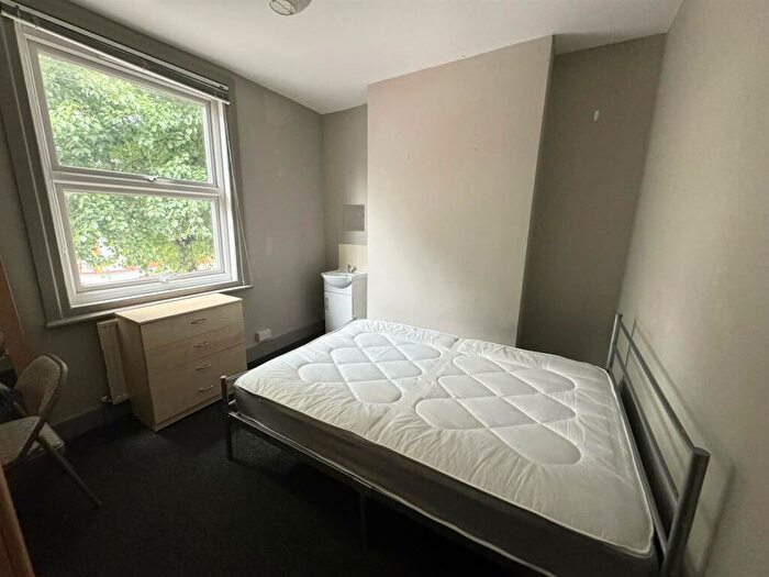 4 Bedroom Terraced House To Rent In Riley Road, Brighton, BN2