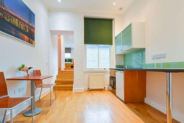Studio To Rent In Flat, Shepherds Bush Road, Brook Green, W6