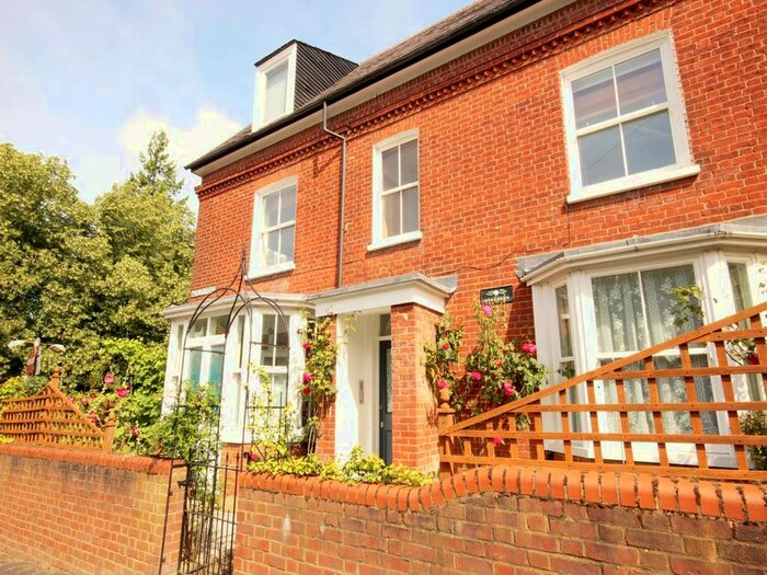 2 Bedroom Flat To Rent In Worley Road, St.Albans, AL3