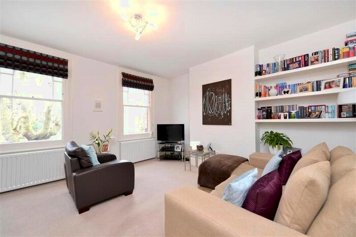 2 Bedroom Flat To Rent In Stapleton Hall Road, Stroud Green, London, N4