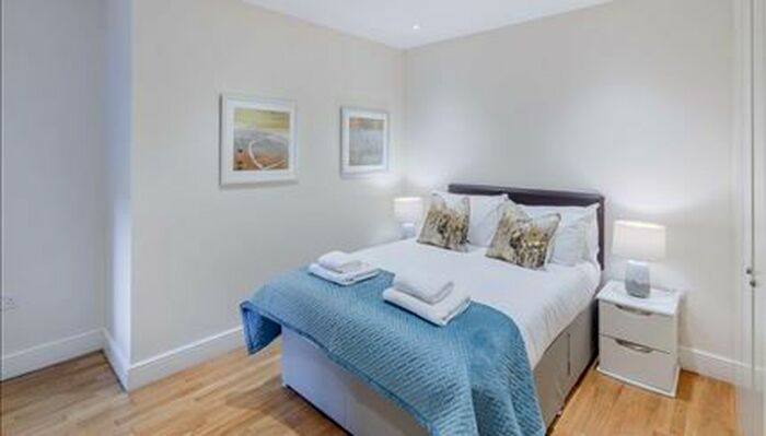 2 Bedroom Flat To Rent In King Street, London, W6