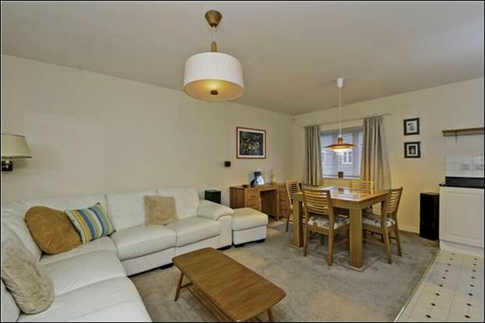 2 Bedroom Coach House To Rent In Blandamour Way, Bristol, BS10