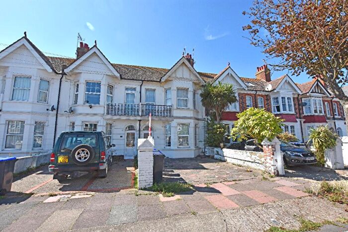 2 Bedroom Flat To Rent In Navarino Road, Worthing, BN11